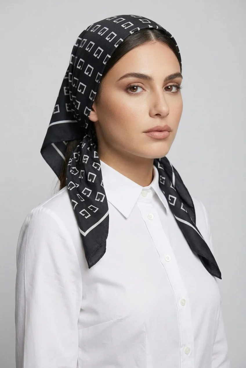 מטפחת משי בהדפס פטרן G - Image 2